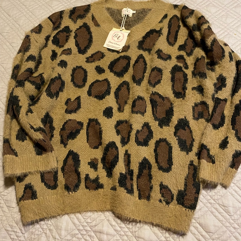 Leopard sweater.  NWT.  Size 2xl. Brand is Grace and Emma